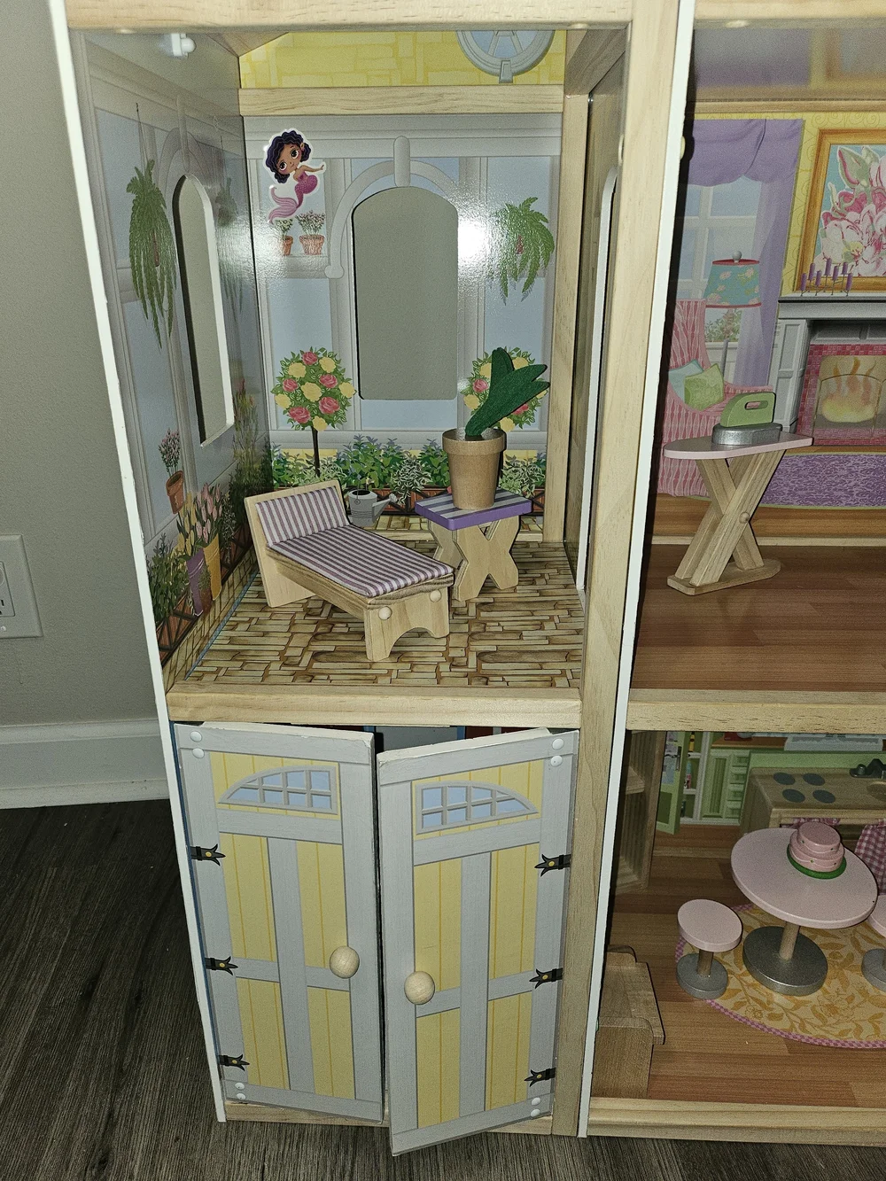 KidKraft Wooden Majestic Mansion Dollhouse - Includes All Furniture
